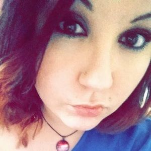 Meet your Posher, Hollie