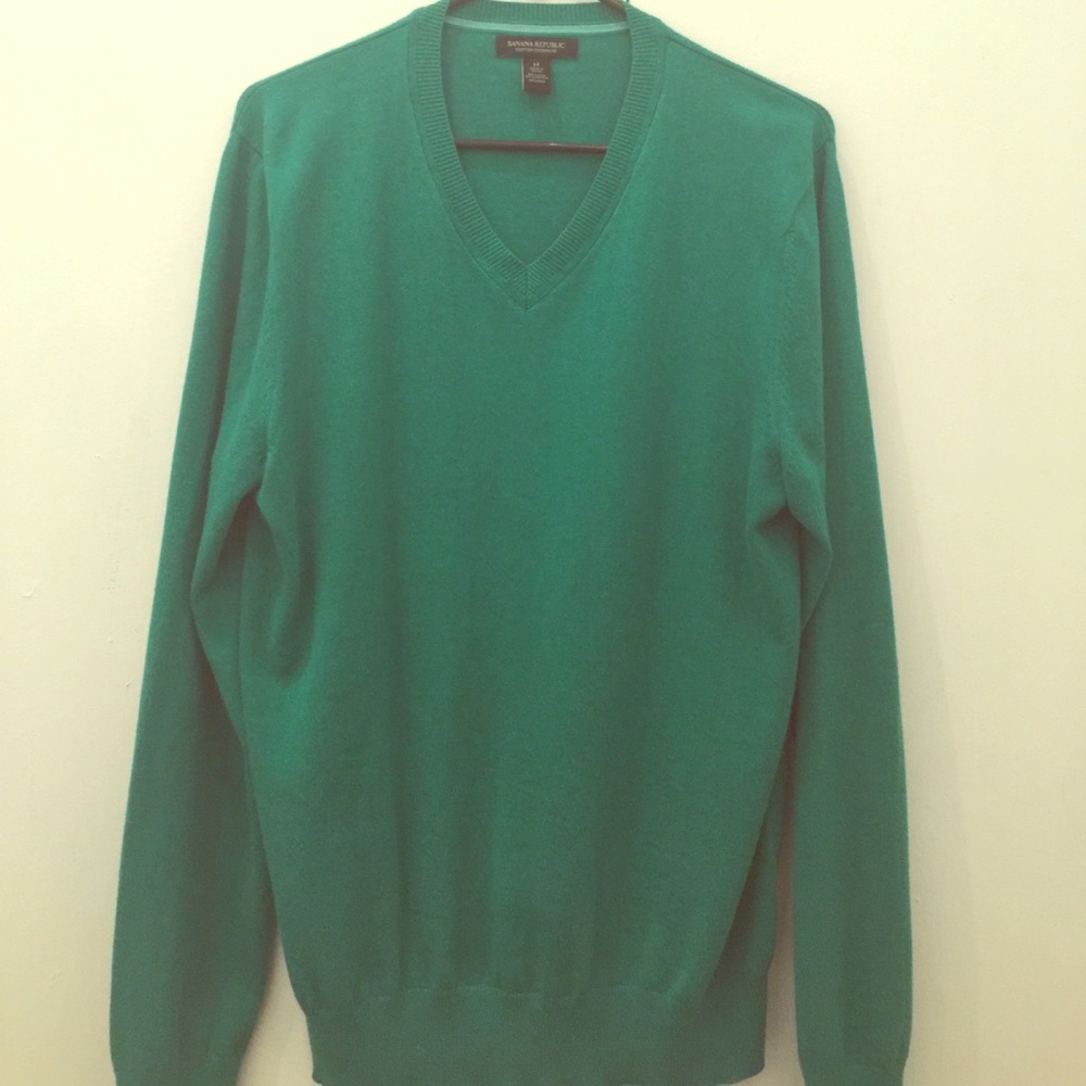 Men’s Banana Republic Cashmere V neck sweater