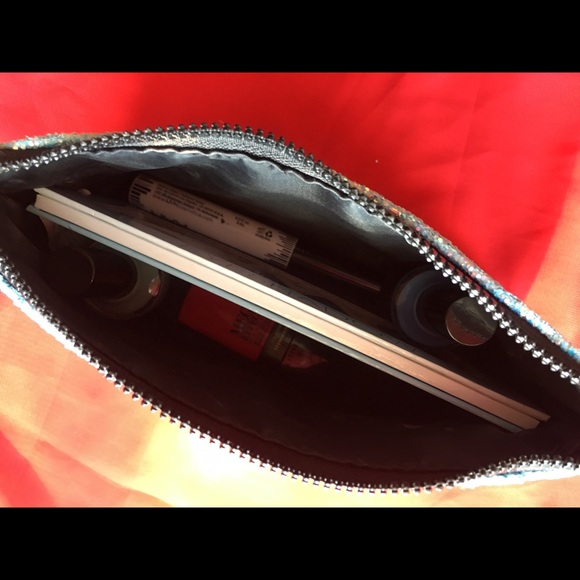 Makeup bundle ! - Picture 2 of 3