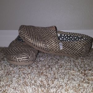 TOMS shoes