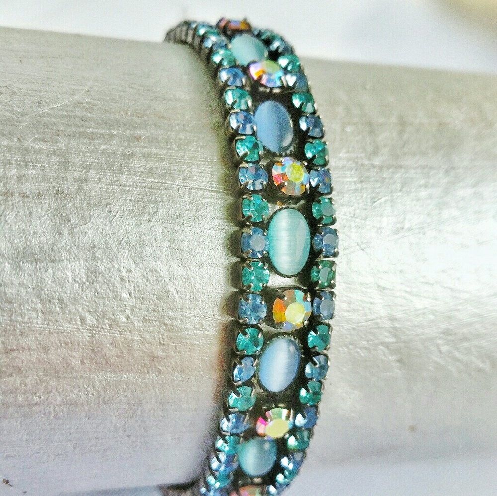 AUSTRIAN CRYSTAL & GLASS STRETCH BRACELET