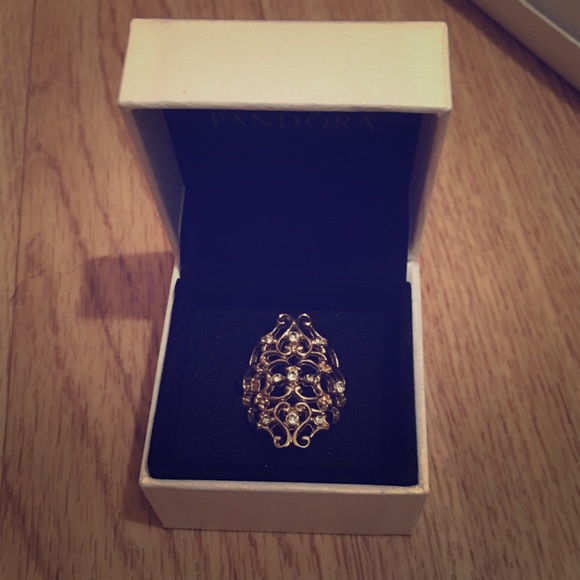 Size 6 ring - Picture 1 of 1