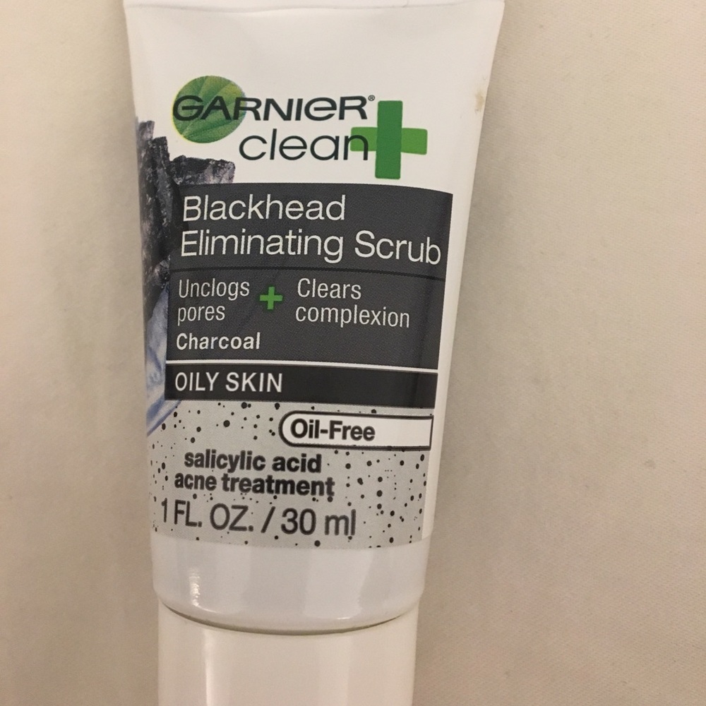 Garnier blackhead elimination scrub 💕