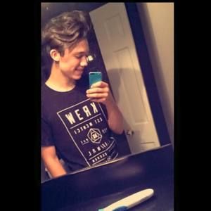 Meet your Posher, Dax