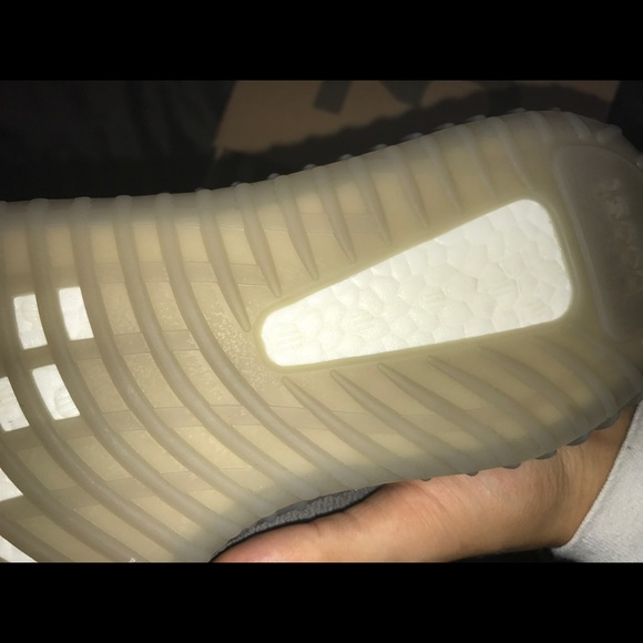 UA Yeezy Boost 350 V2 Belugas X Jordan Westbrooks - Picture 2 of 7