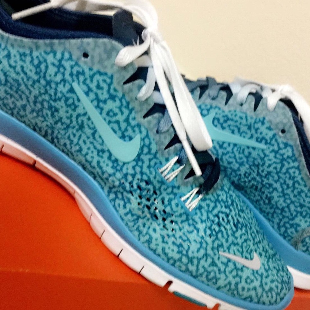Tennis Shoes Nike