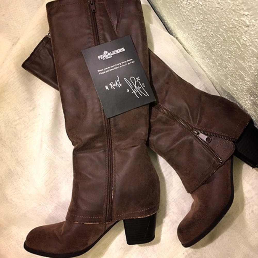 Under the knee boots ❤️