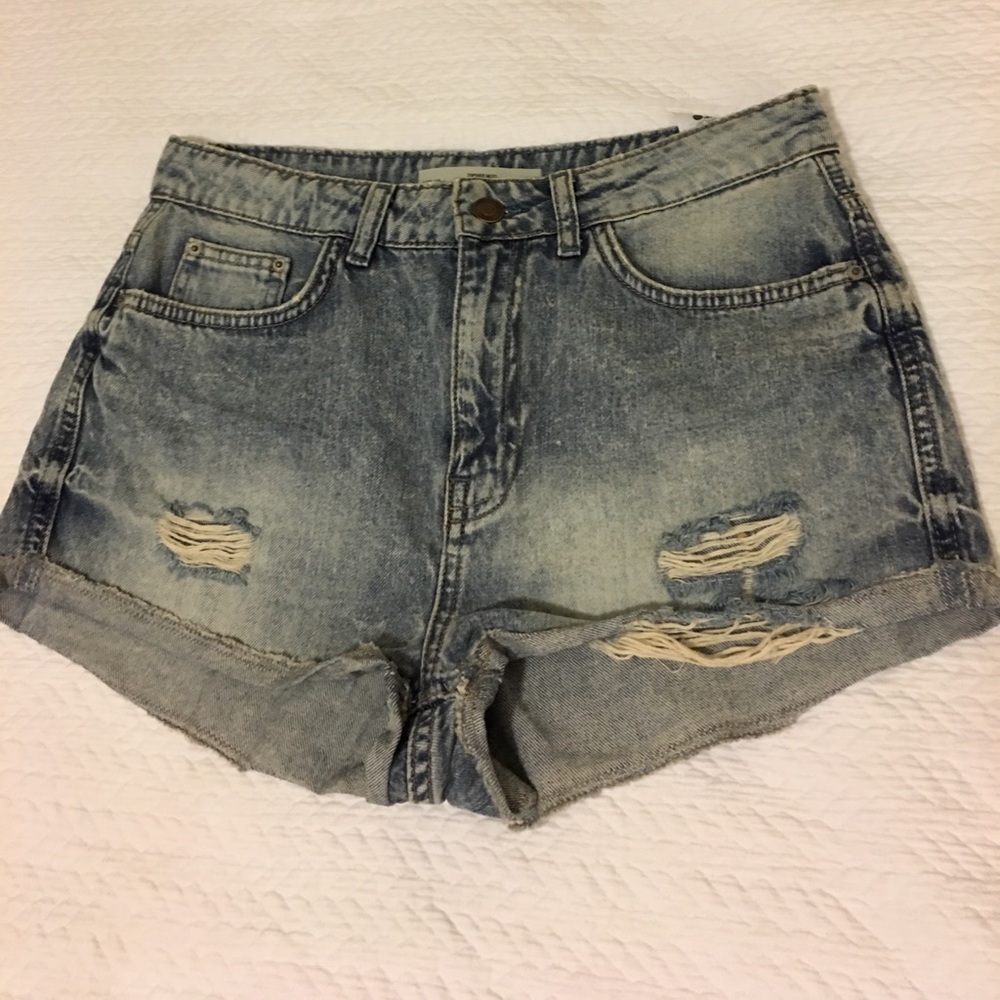 Topshop Moto Hallie Cutoff Jean Short (USA size 6)