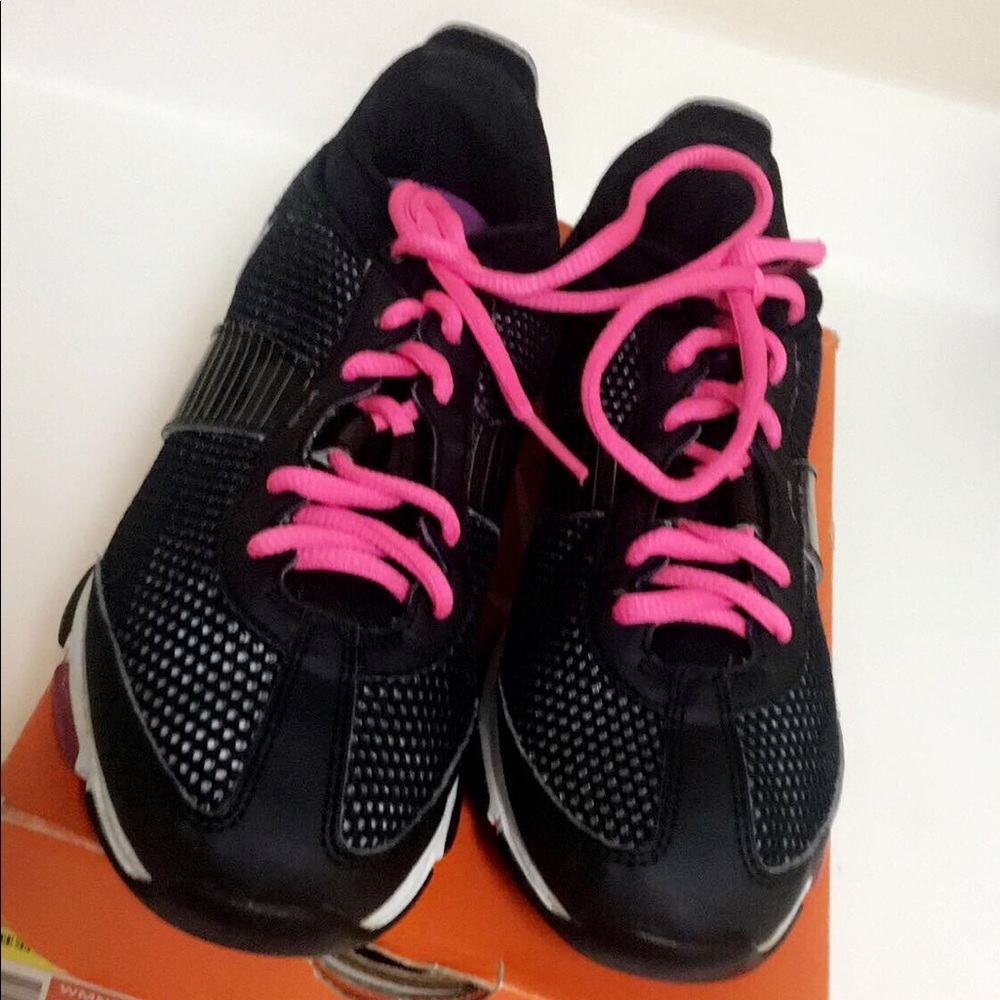 Tennis Shoes NIKE