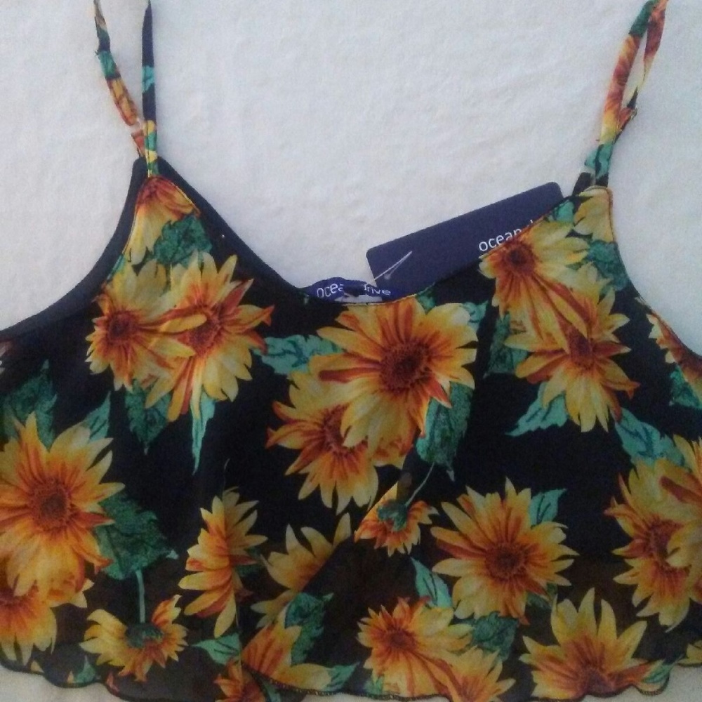 NWT Ocean Drive floral print Crop Top