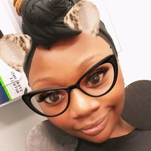 Meet your Posher, Cynthia