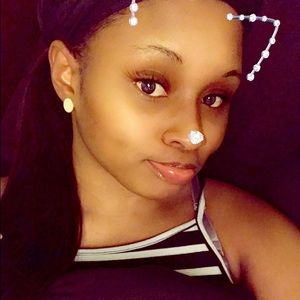 Meet your Posher, Nia