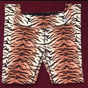 Rare size Large Tiger ultimate leggings!