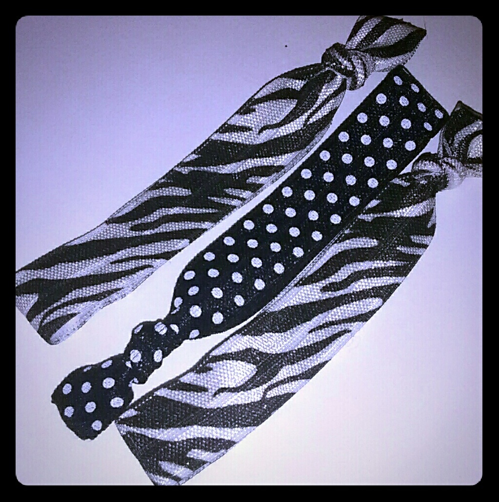 {Handmade}Hair ties (Assorted colors)