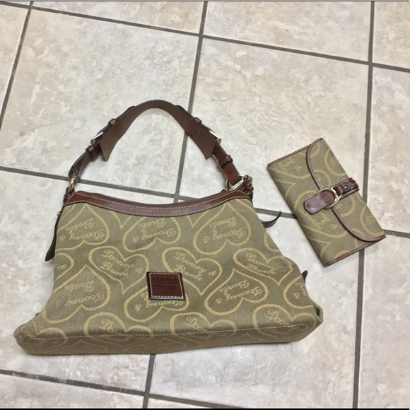 NWOT Authentic Vintage Dooney and Bourke w/ Wallet - Picture 2 of 8