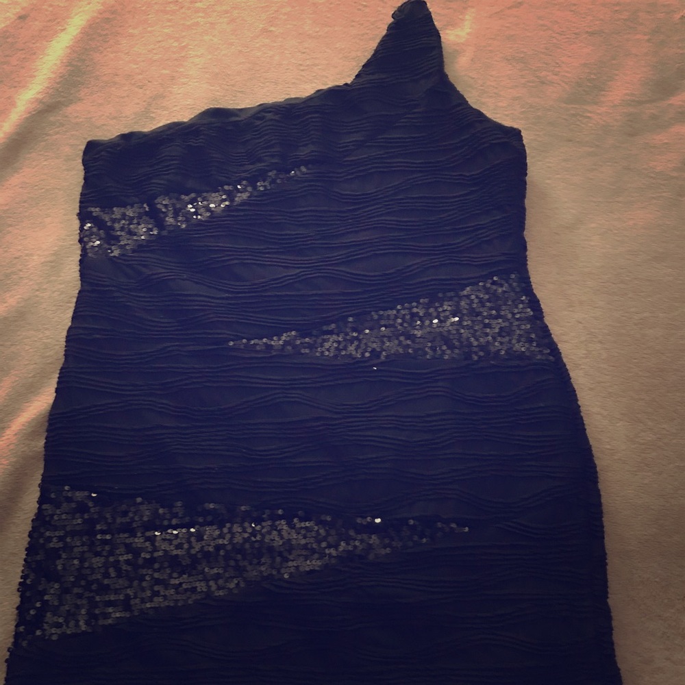 🔒SOLD🔒One-Shoulder Sequined Body Con Mini Dress