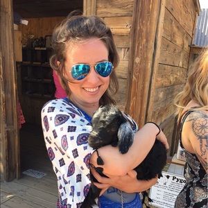 Meet your Posher, Ashley