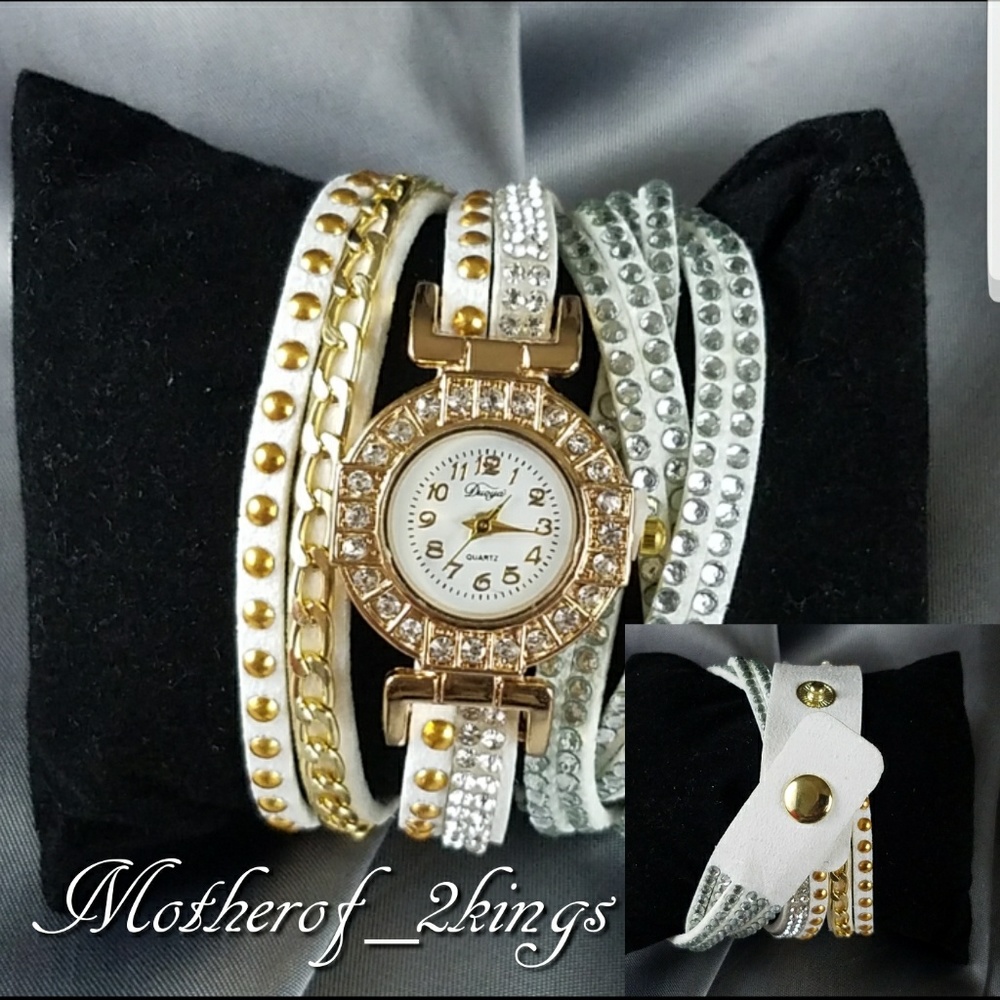 ❤🔥REDUCED🔥❤ WHITE/GOLD  "WRAP" WATCH - Picture 2 of 4