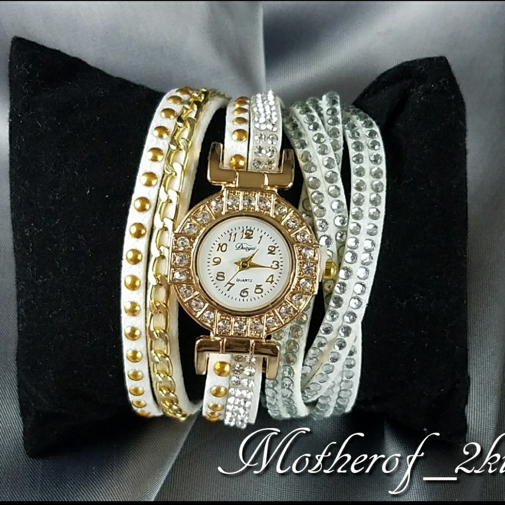 ❤🔥REDUCED🔥❤ WHITE/GOLD  "WRAP" WATCH - Picture 3 of 4