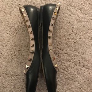 Valentino Rock Stud -Black/Nude Flats