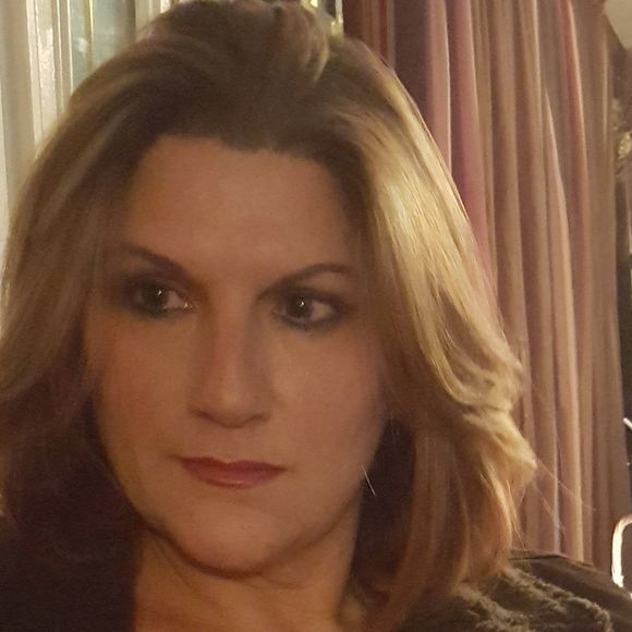 Meet your Posher, Michelle - Picture 1 of 1