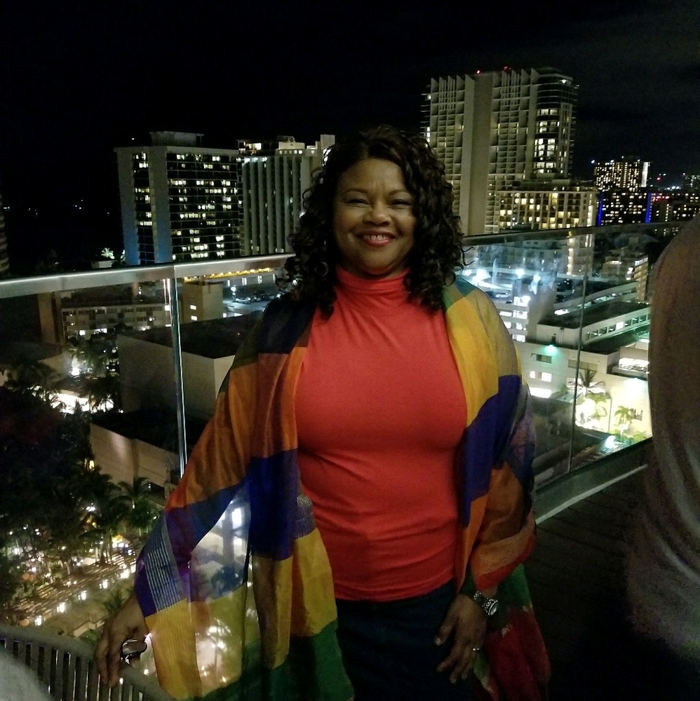 Meet your Posher, Regina