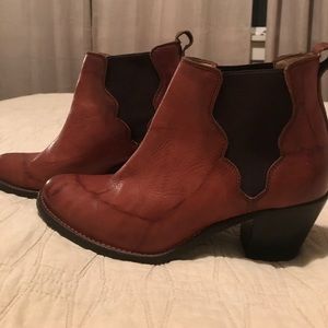 Frye Jackie gore boot size 6 1/2