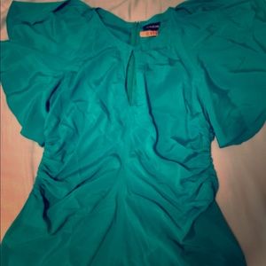 Flare sleeve/open shoulder keyhole shirt