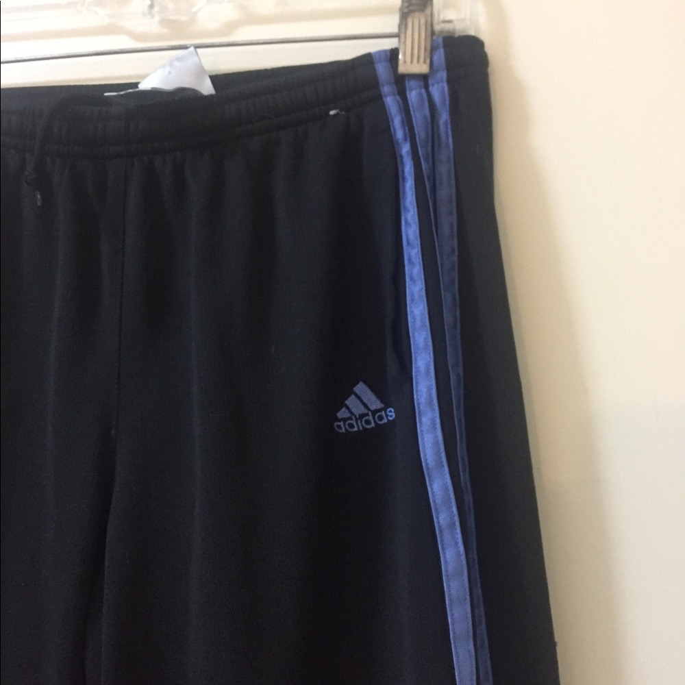 Cropped vintage adidas pants small