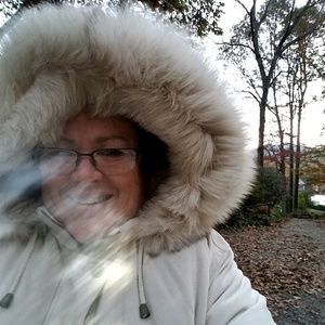 Meet your Posher, Dinah