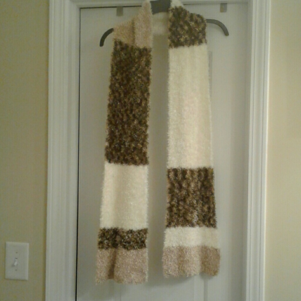 Scarf - Picture 3 of 5
