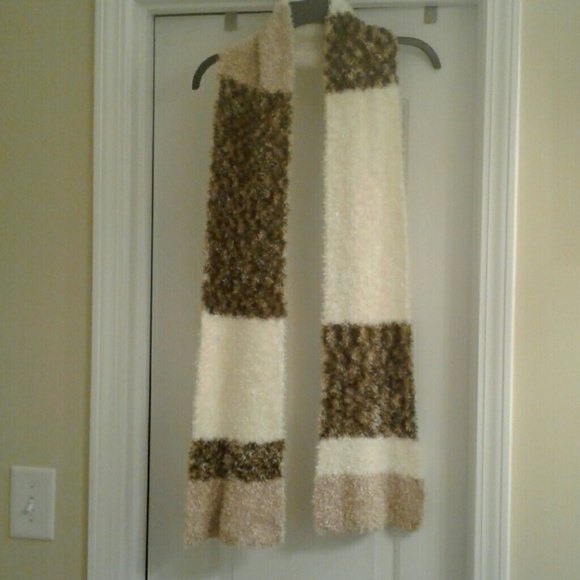 Scarf - Picture 3 of 5