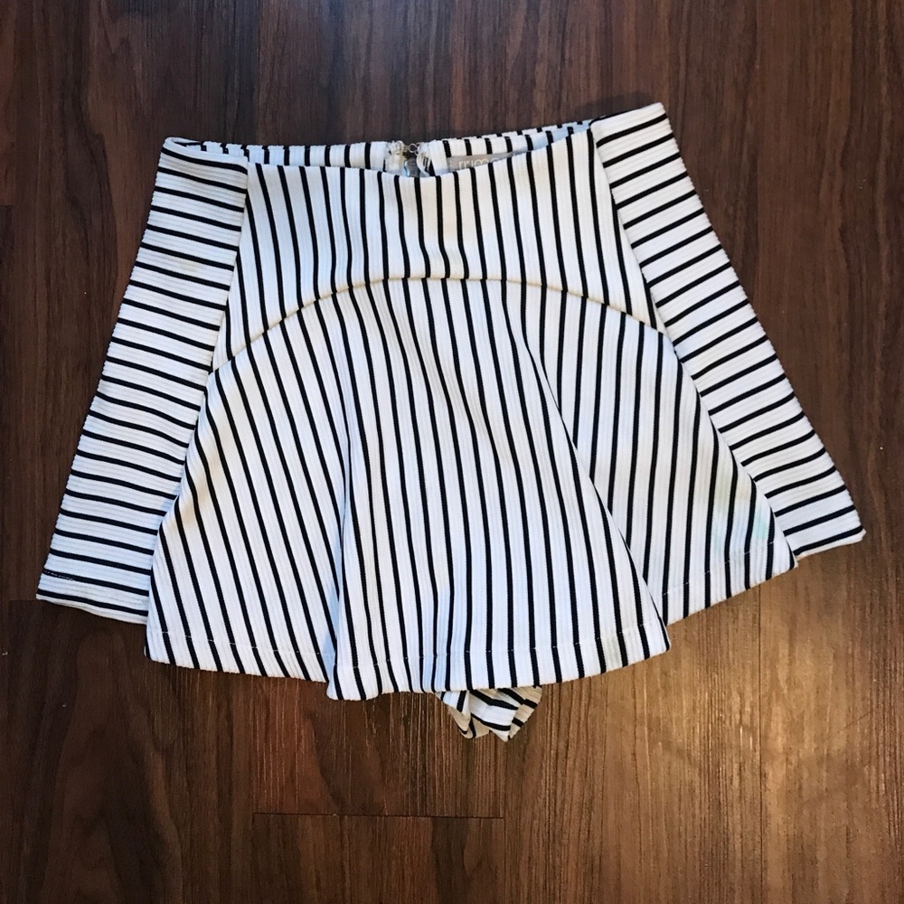 Lf striped skort