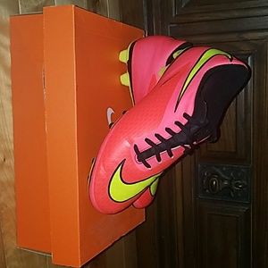 Nike women's soccer cleats