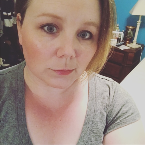 Meet your Posher, Deanna - Picture 2 of 4