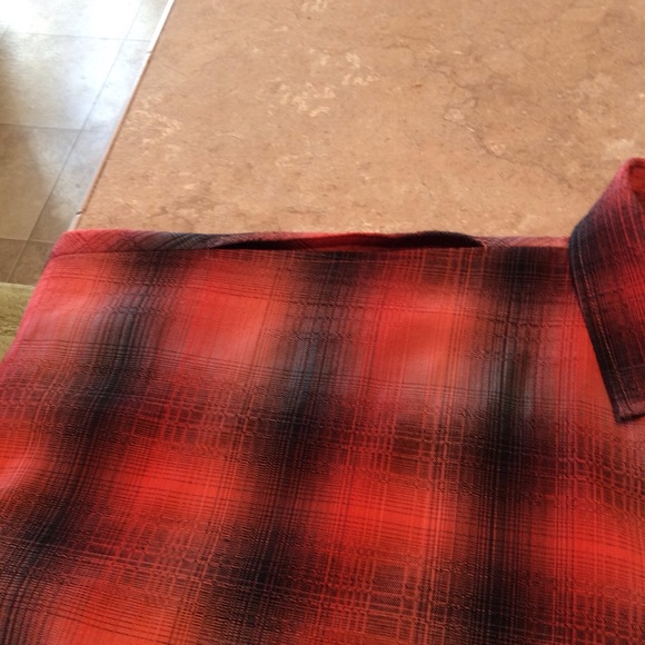 Unif cold shoulder button up - Picture 3 of 8