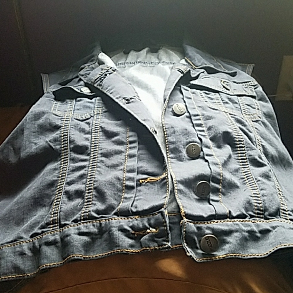 Short Sleeve Jean Jacket