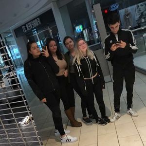 Meet your Posher, Ashlee