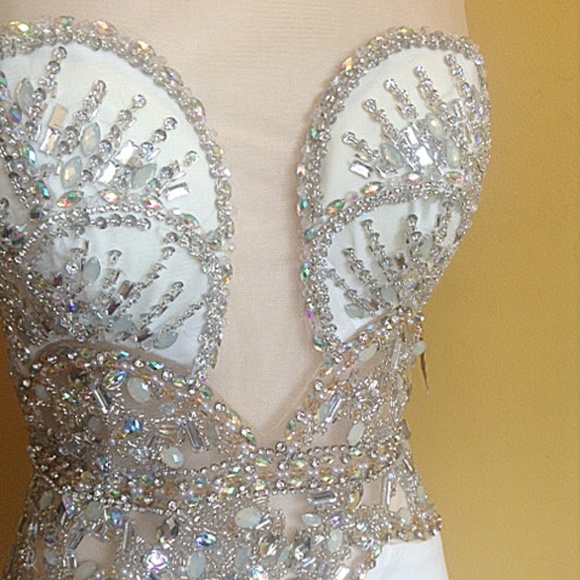 NEW Gown Party Prom Evening Long Off White Dress - Picture 2 of 5