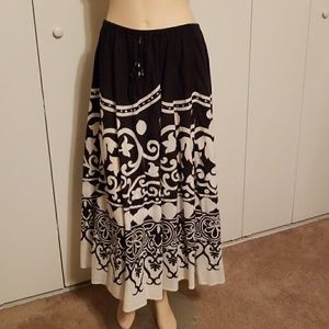 Black and Parchment Print Skirt