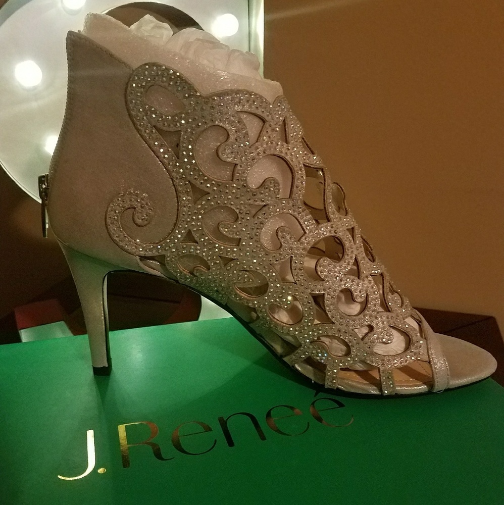 J.Renee McWay Heel