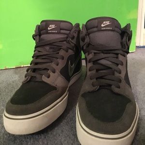 Nike Dunk Grey and Back Size 9.5