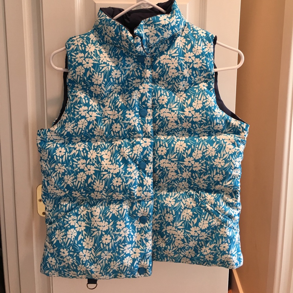 American eagle reversible vest. New.