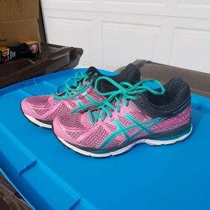 EUC ASIC GEL CUMULUS 17