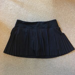 Lululemon pleat to street skirt