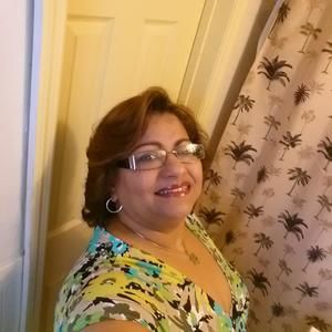 Meet your Posher, Nieves