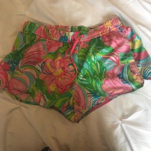 Lilly Pulitzer Luxletic shorts sz S