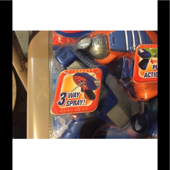 Banzai 4 way water blaster - Picture 2 of 4