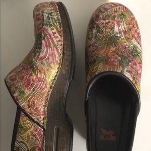 Dansko’s - floral - tropical pattern size 39