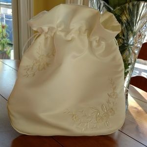 ⬇️💕💕💕Bride's 👰 Satin Money Bag💕💕💕⬇️